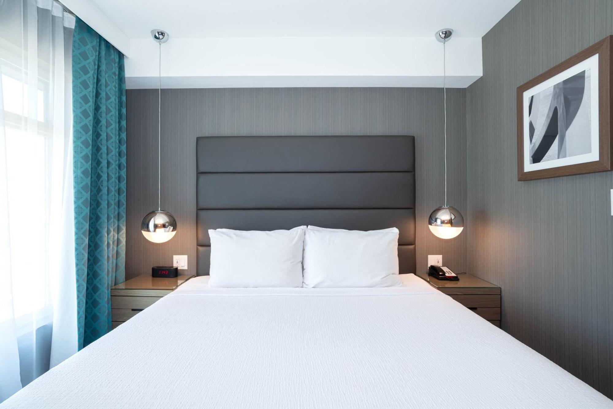 Sandman Signature Calgary Airport Hotel Экстерьер фото