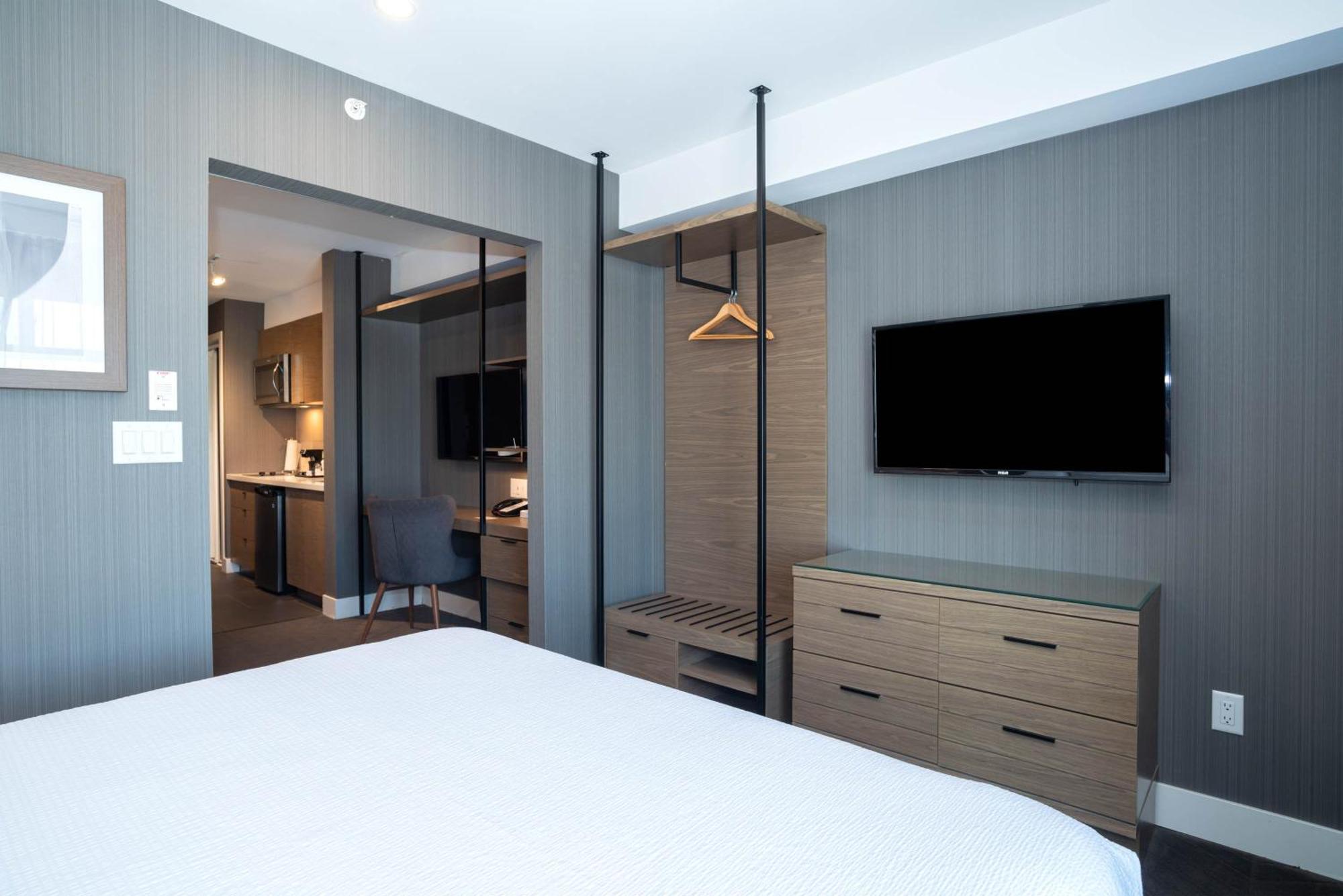 Sandman Signature Calgary Airport Hotel Экстерьер фото