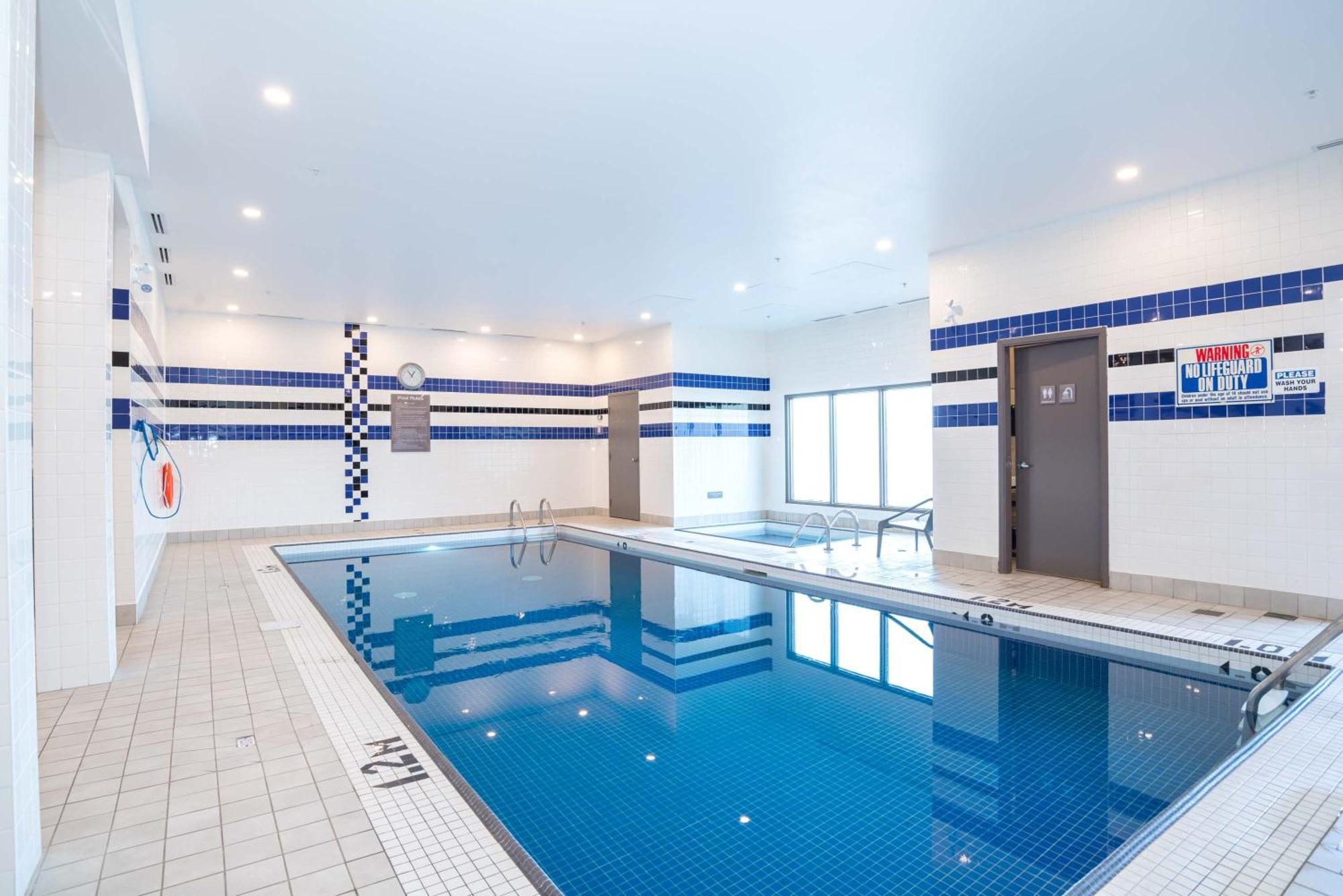Sandman Signature Calgary Airport Hotel Экстерьер фото