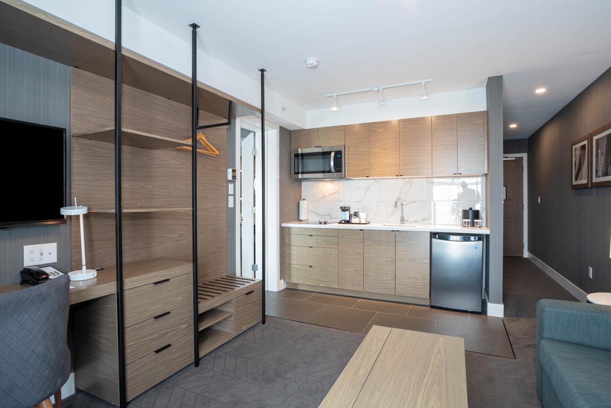 Sandman Signature Calgary Airport Hotel Экстерьер фото