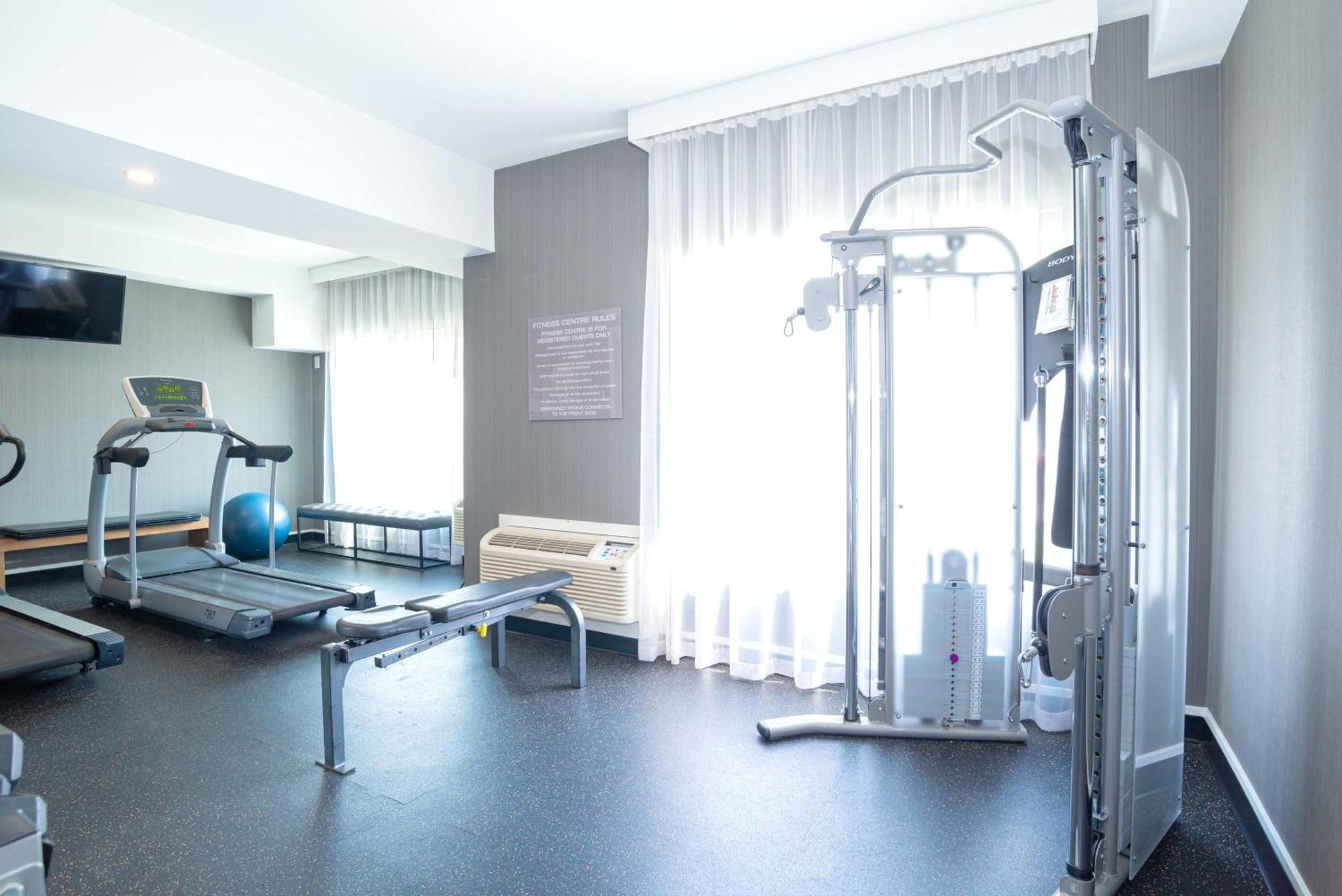 Sandman Signature Calgary Airport Hotel Экстерьер фото