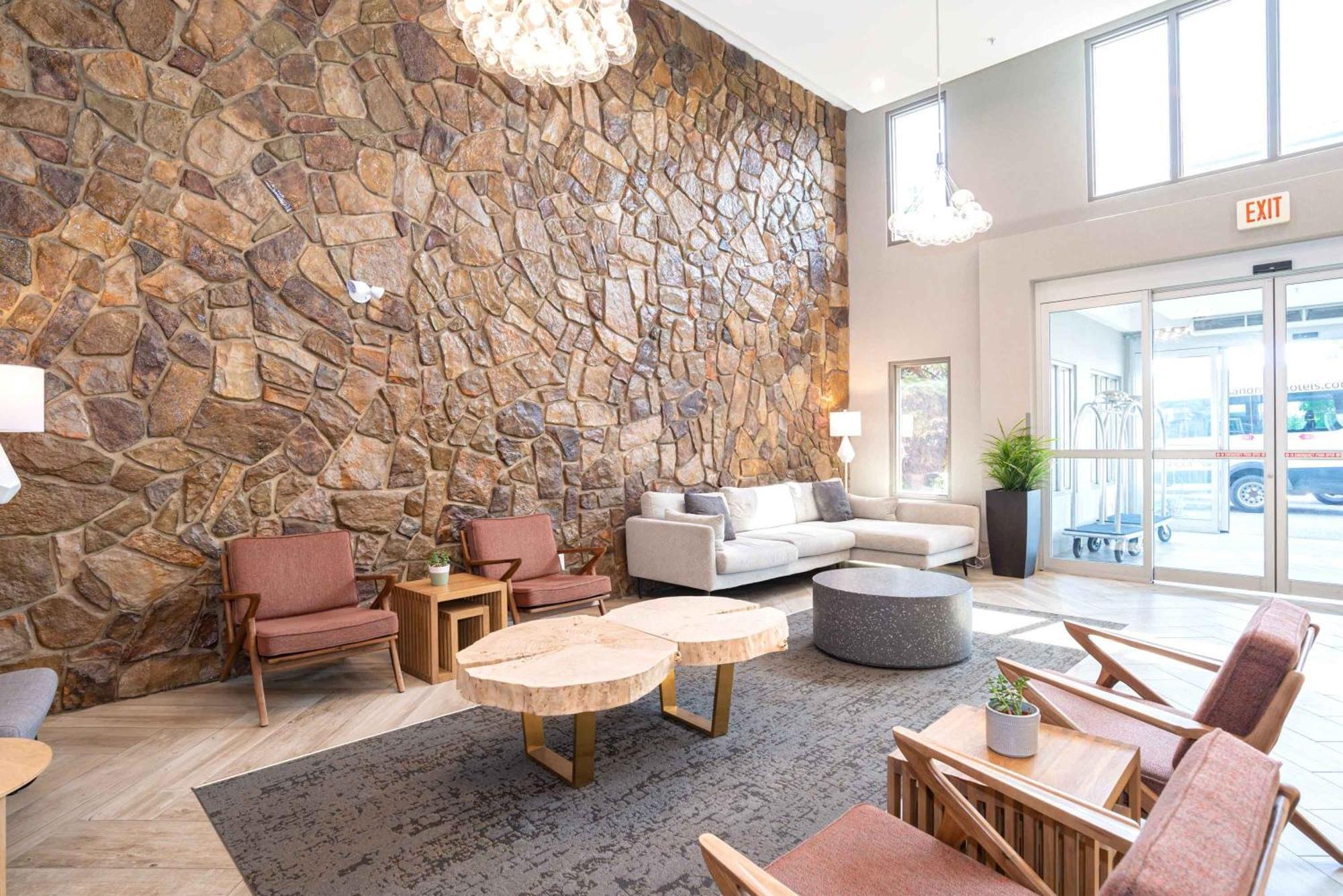 Sandman Signature Calgary Airport Hotel Экстерьер фото