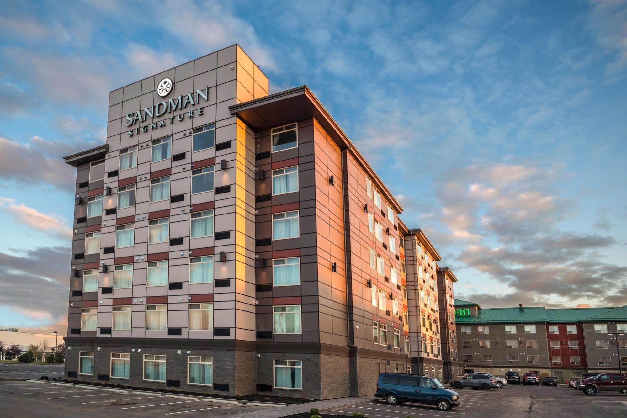 Sandman Signature Calgary Airport Hotel Экстерьер фото