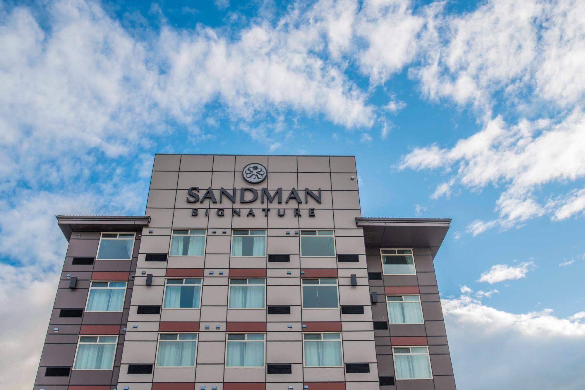 Sandman Signature Calgary Airport Hotel Экстерьер фото